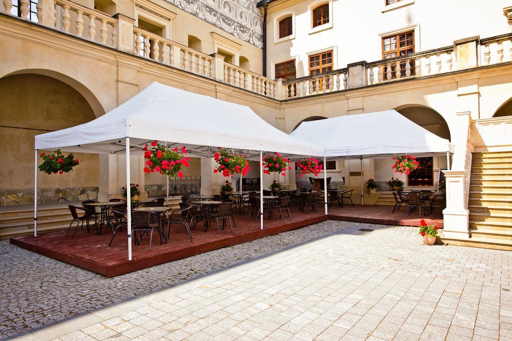 Zamek W Krasiczynie Hotel Екстериор снимка