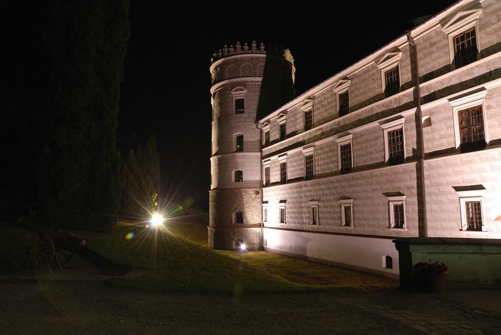 Zamek W Krasiczynie Hotel Екстериор снимка