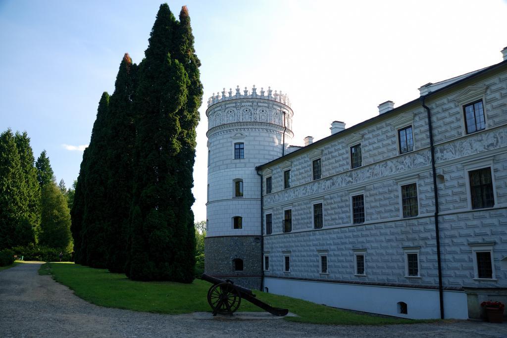Zamek W Krasiczynie Hotel Екстериор снимка