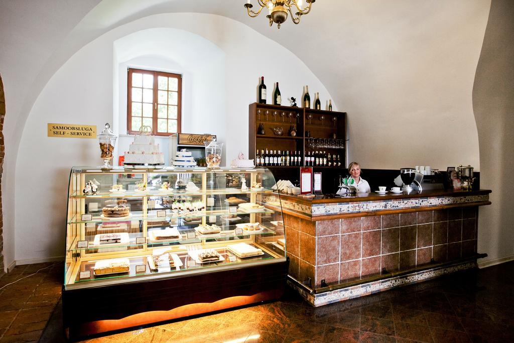 Zamek W Krasiczynie Hotel Екстериор снимка