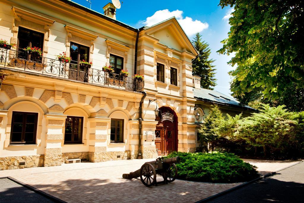 Zamek W Krasiczynie Hotel Екстериор снимка