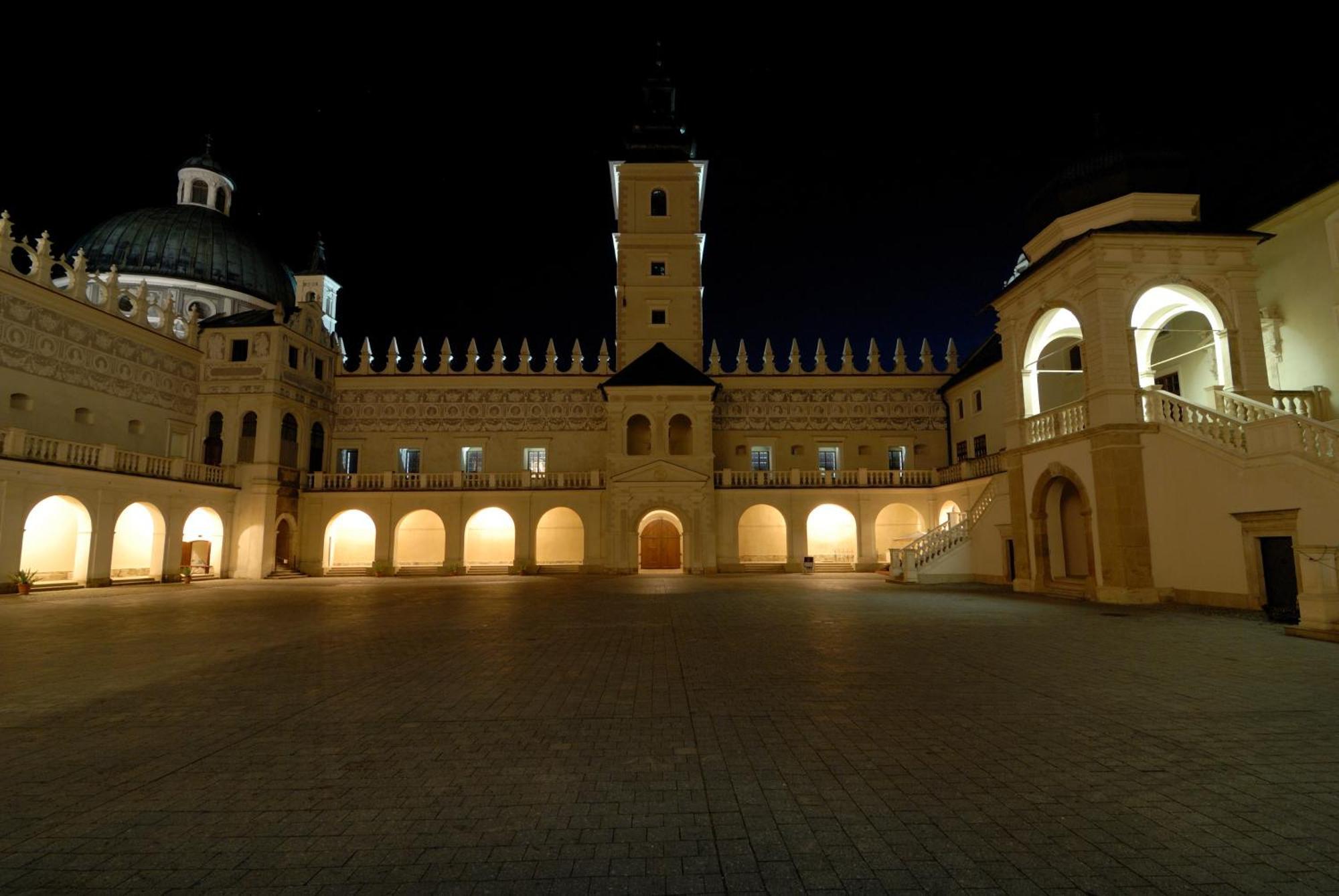 Zamek W Krasiczynie Hotel Екстериор снимка