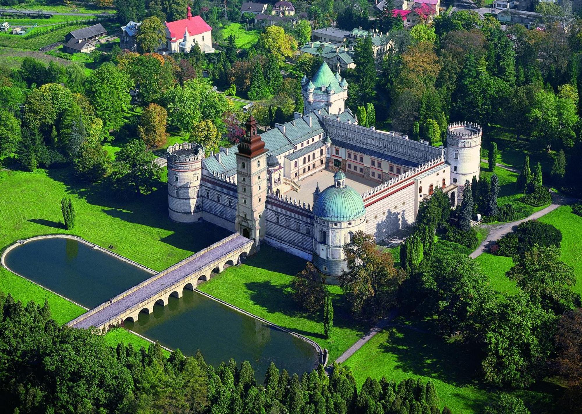 Zamek W Krasiczynie Hotel Екстериор снимка