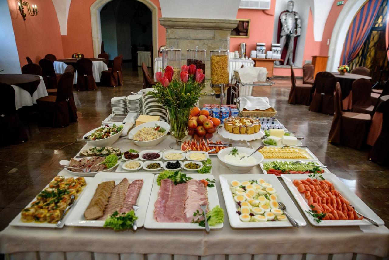 Zamek W Krasiczynie Hotel Екстериор снимка