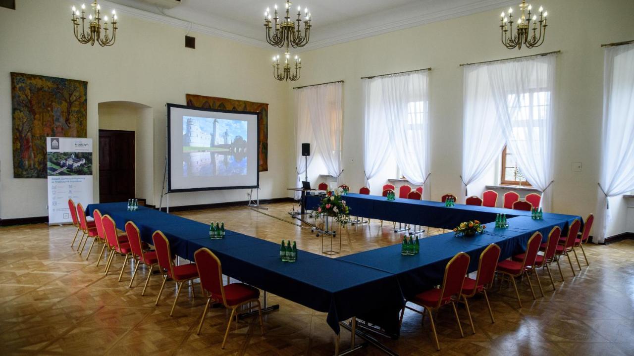 Zamek W Krasiczynie Hotel Екстериор снимка
